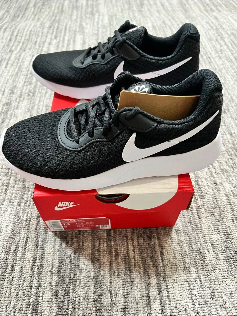 Nike new tag